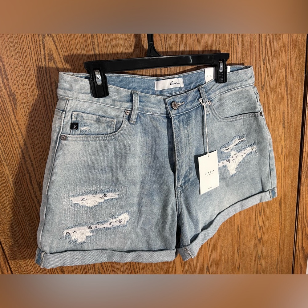 NWT Kancan High Rise Repaired Mom Shorts - Picture 2 of 7
